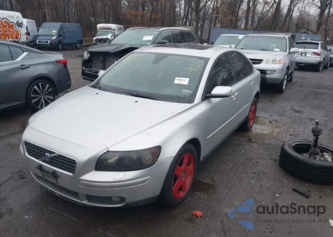 2006 Volvo S40 T5 from USA, damaged, VIN YV1MH682062172653